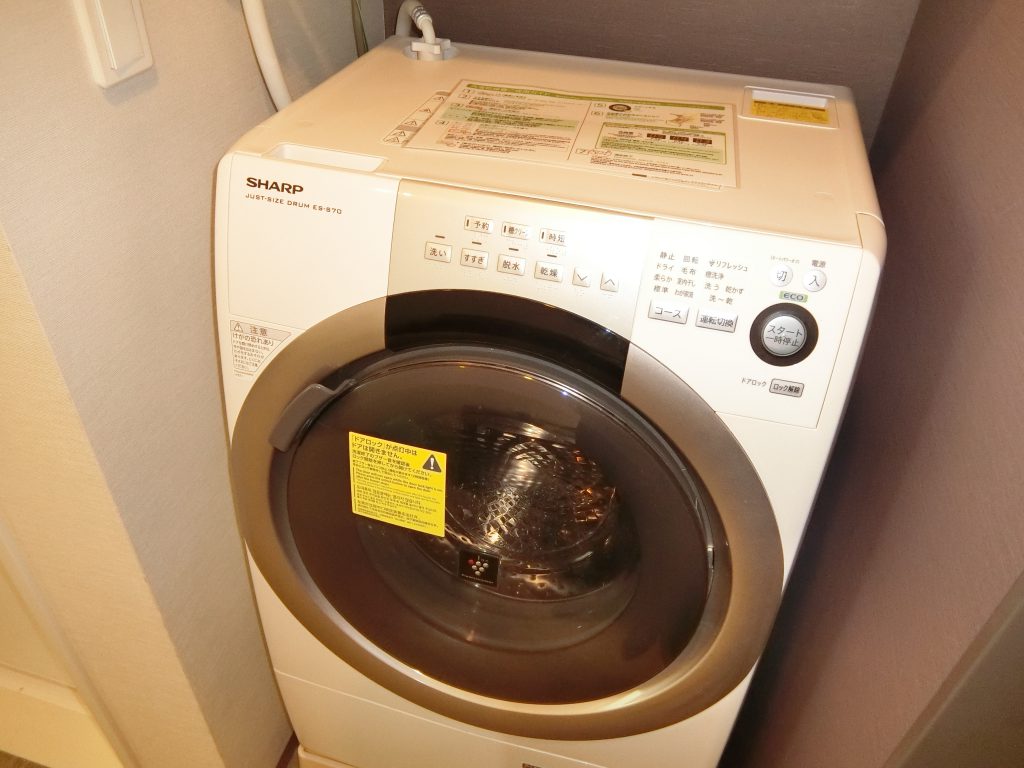室内にある乾燥機付洗濯機