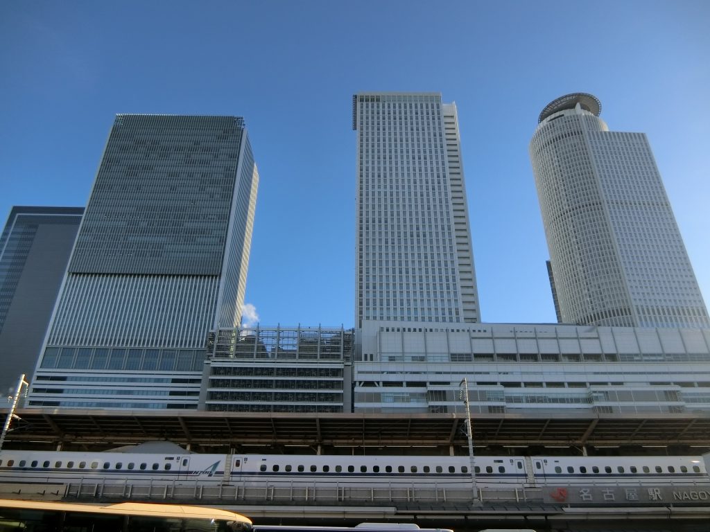 再開発で高層ビル群が集積する「名古屋」駅前　2019年12月撮影