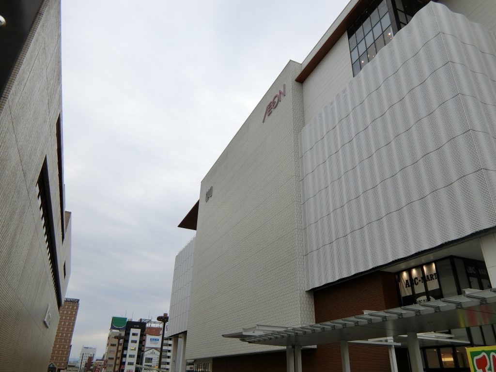 「高崎」駅前の大型商業施設OPA