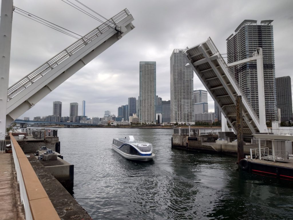 「Nihonbashi e-LINER」の運行の様子