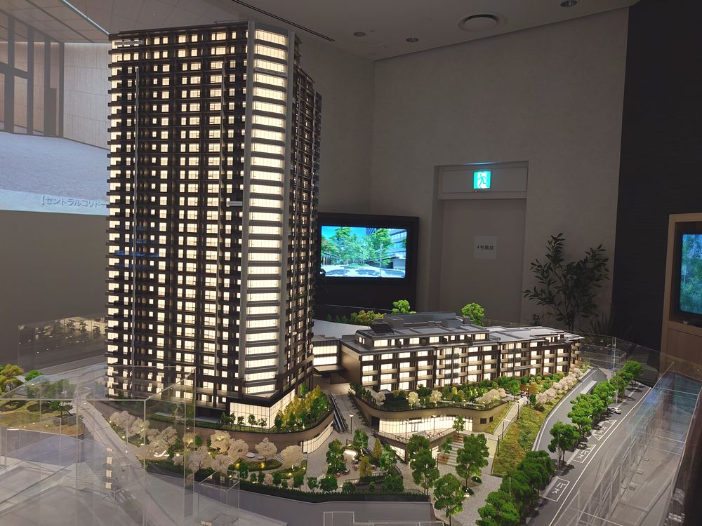 「ザ・パークハウス-赤羽台タワー＆レジデンス」の完成予想模型（筆者撮影）